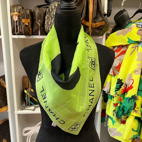 CHANEL SCARF - Picture 11 of 12